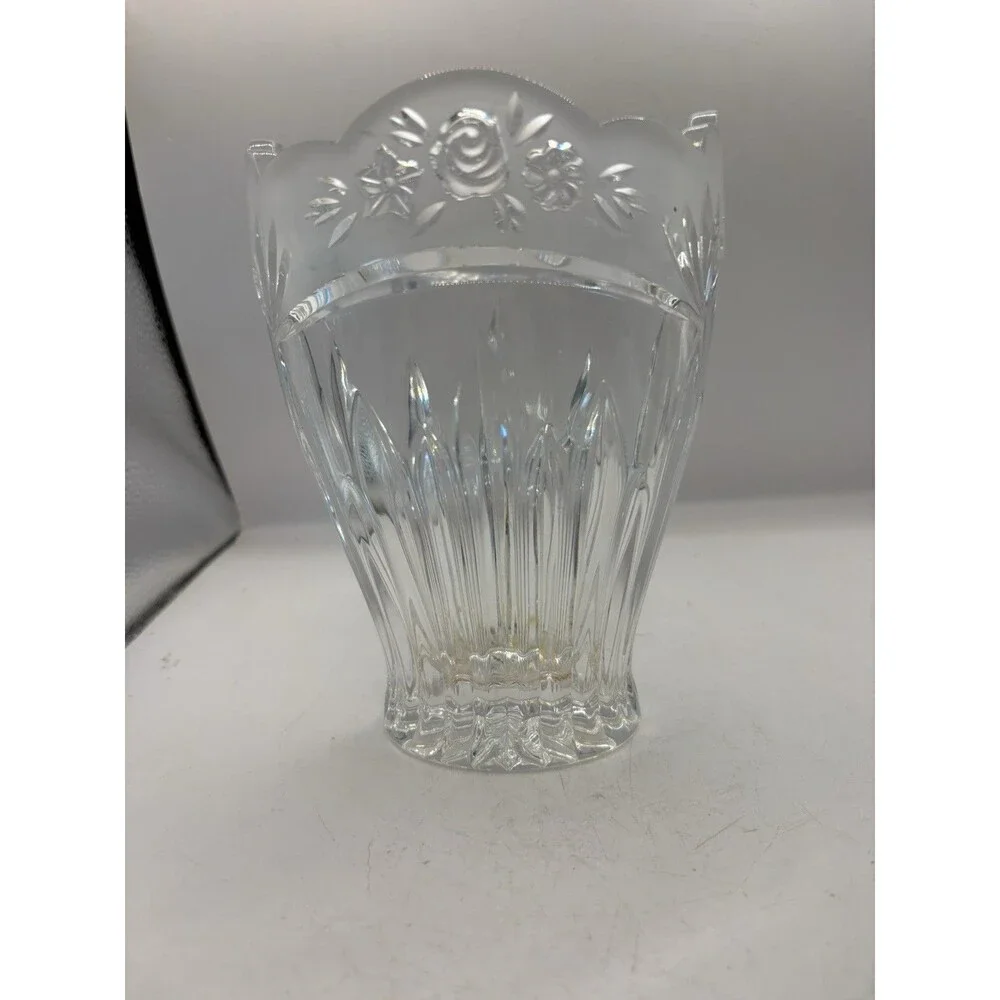 Oneida Southern Garden Frosted/ Clear Oval Vase 7.5”